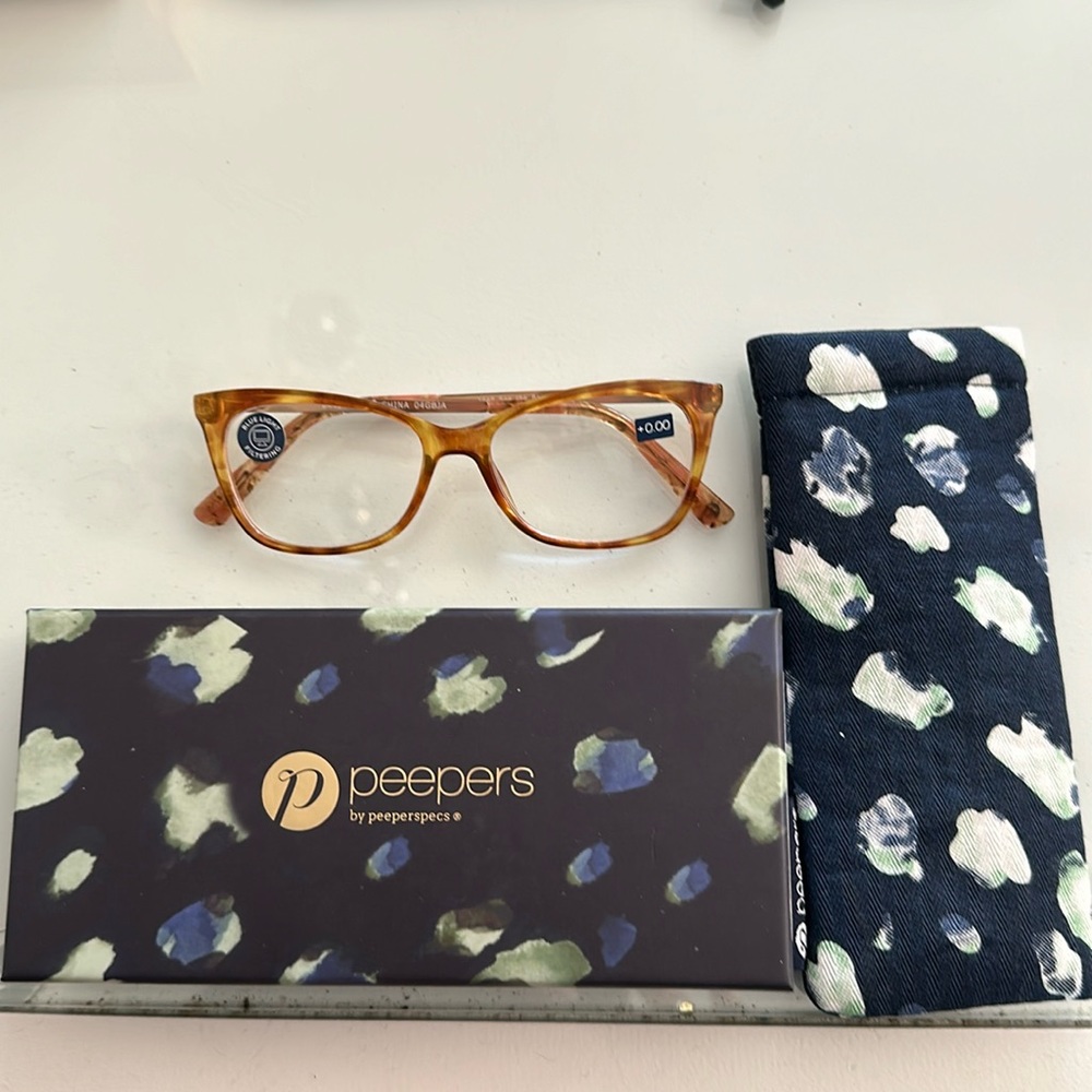 Peepers NWT in box and case blue light filtering glasses